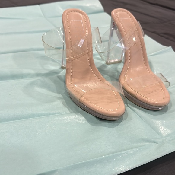 Sandals - Picture 2 of 2